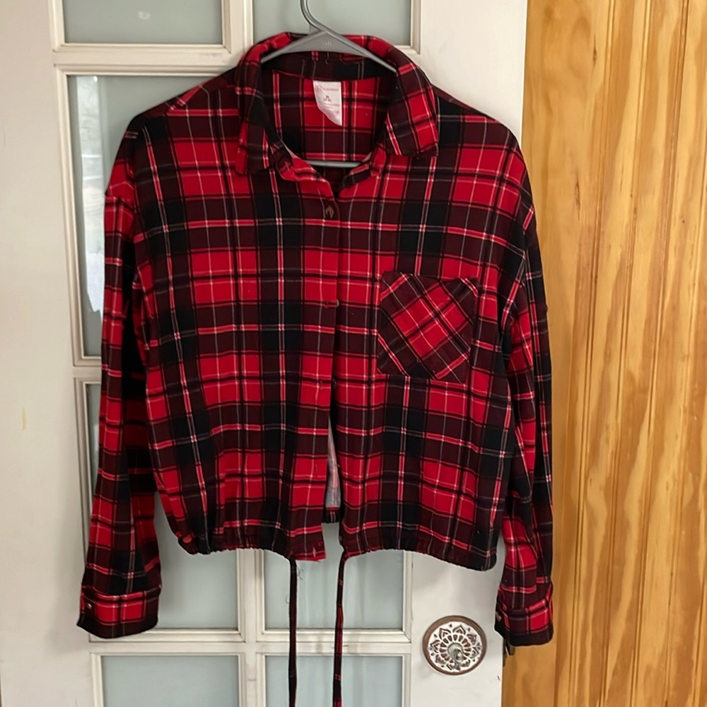 No Boundaries crop/ long sleeve top